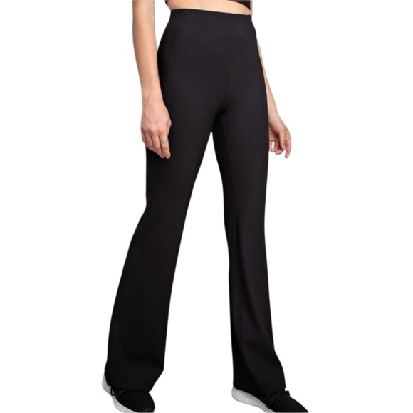 Pants - ⭐️ 3/$15 • Black• Ribbed• Pants